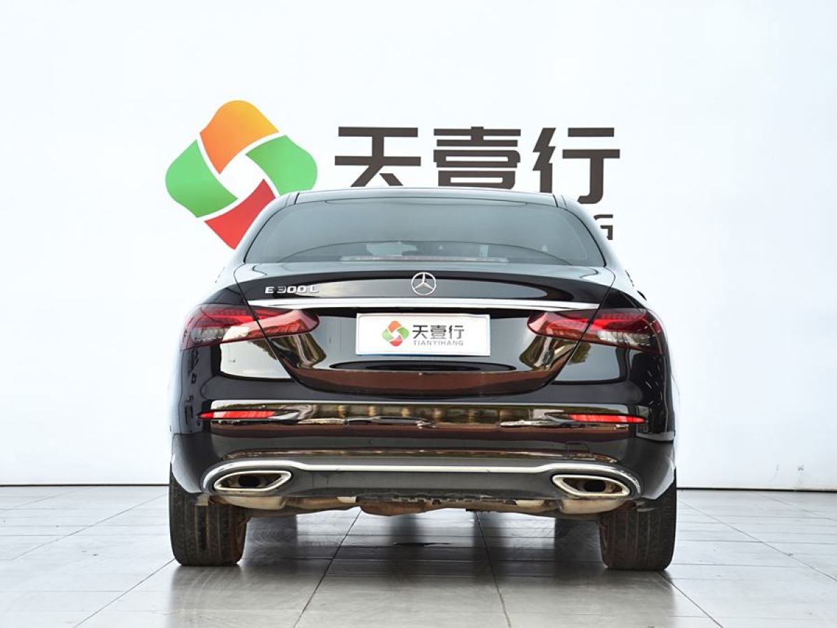 2022年8月奔馳 奔馳E級  2022款 改款三 E 300 L 豪華型