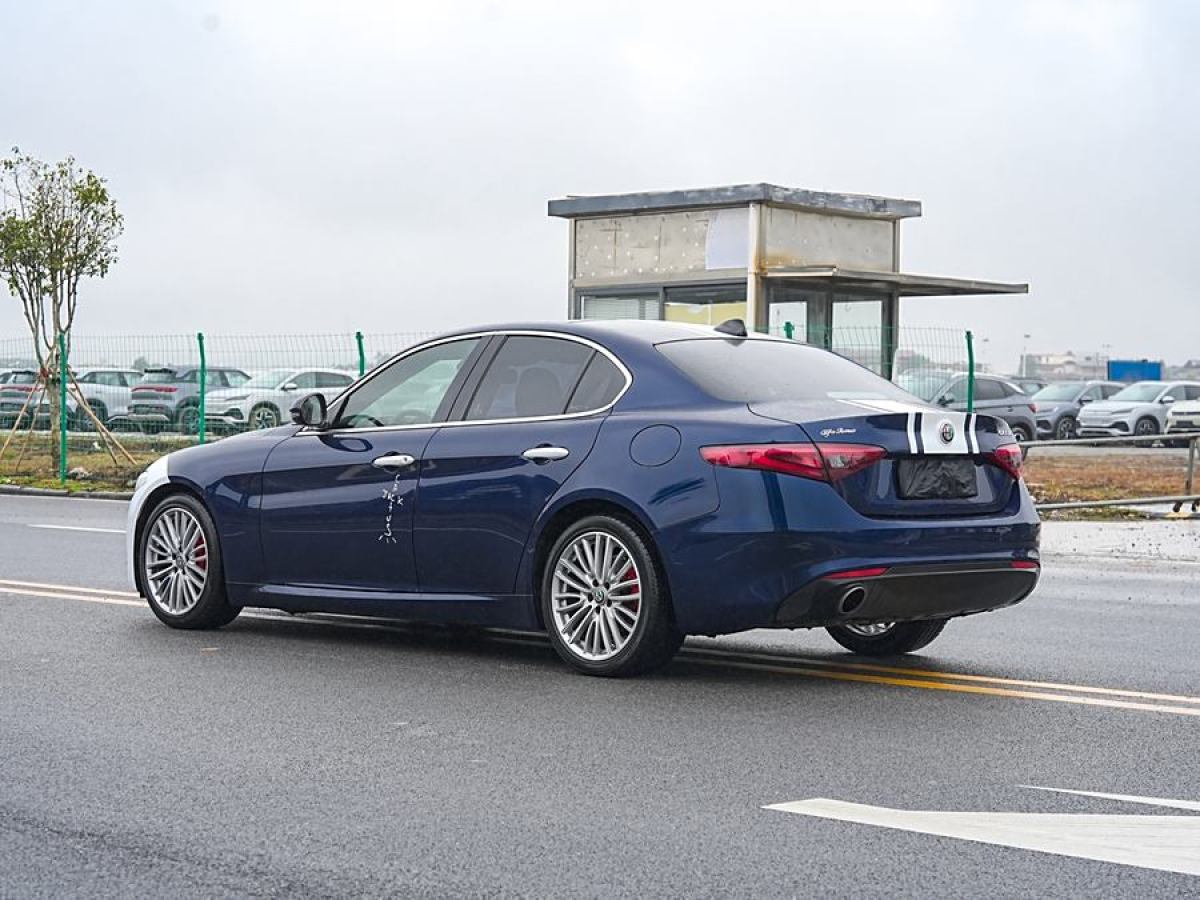 阿爾法·羅密歐 Giulia  2017款 2.0T 200HP 豪華版圖片