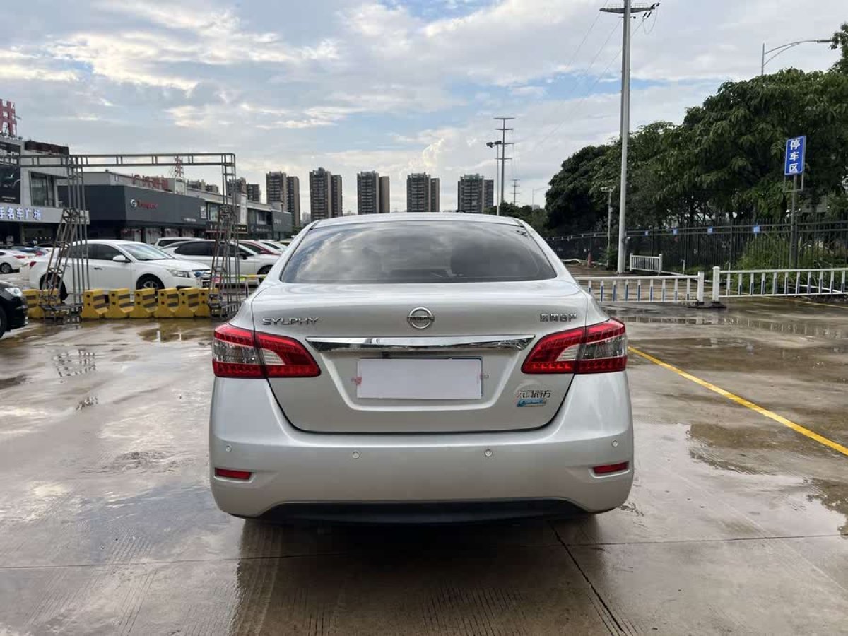 日產(chǎn) 軒逸  2012款 1.6XE 手動舒適版圖片