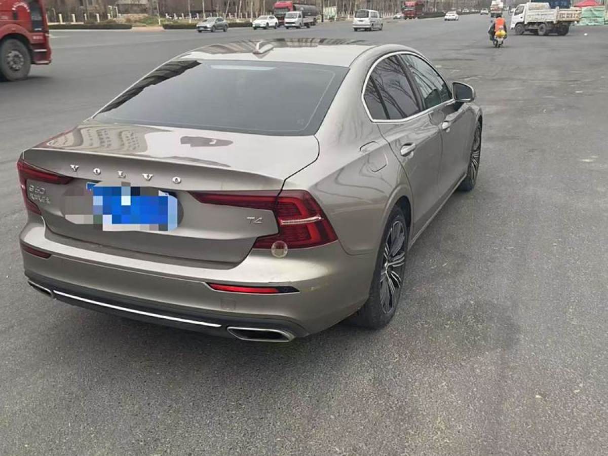 沃爾沃 S60L  2020款 T4 智遠(yuǎn)運(yùn)動(dòng)版圖片