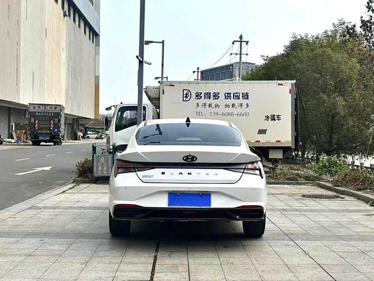 現(xiàn)代 伊蘭特  2021款 1.5L LUX尊貴版圖片