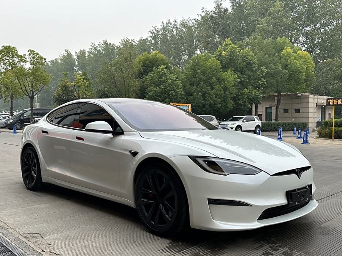 特斯拉 Model S  2023款 三電機(jī)全輪驅(qū)動(dòng) Plaid版圖片