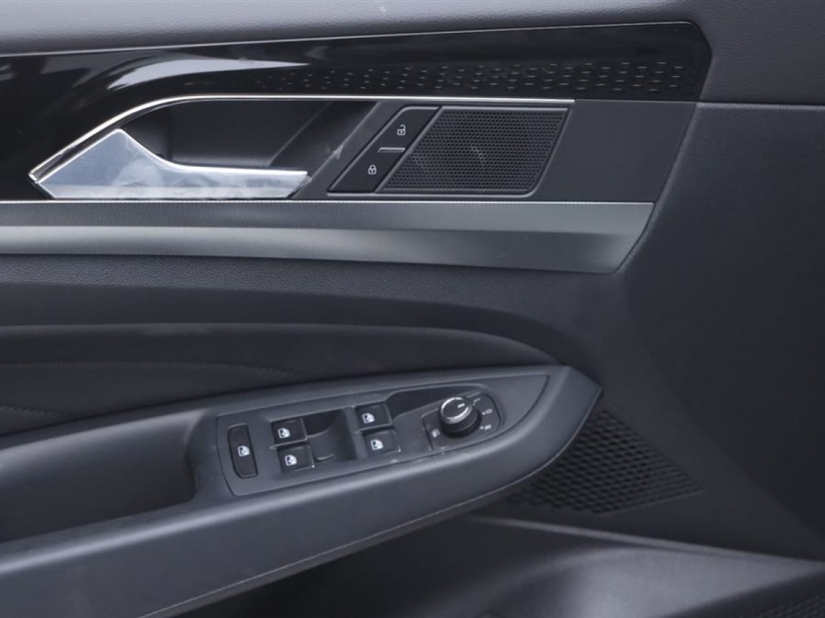 大眾 帕薩特  2024款 280TSI 商務(wù)版圖片