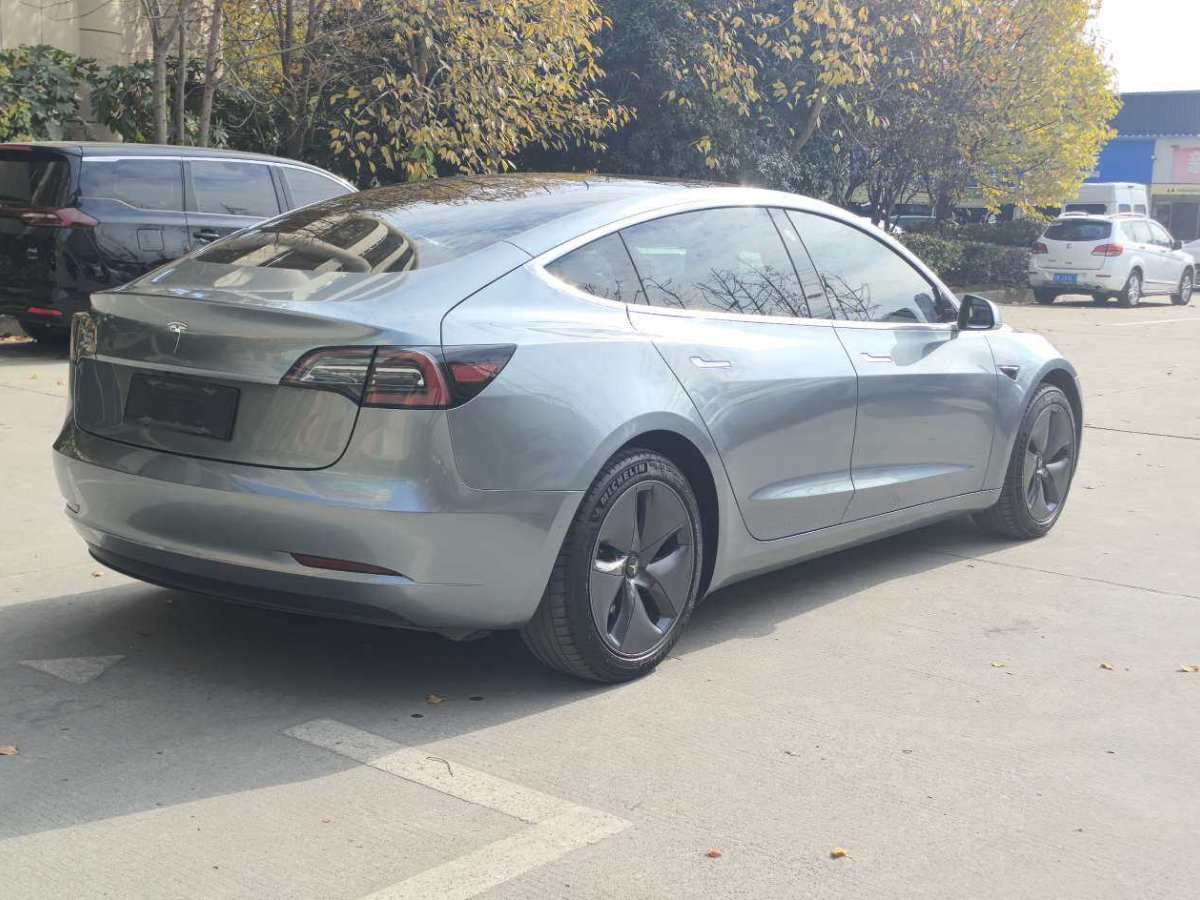 特斯拉 Model 3  2021款 改款 標(biāo)準(zhǔn)續(xù)航后驅(qū)升級(jí)版圖片