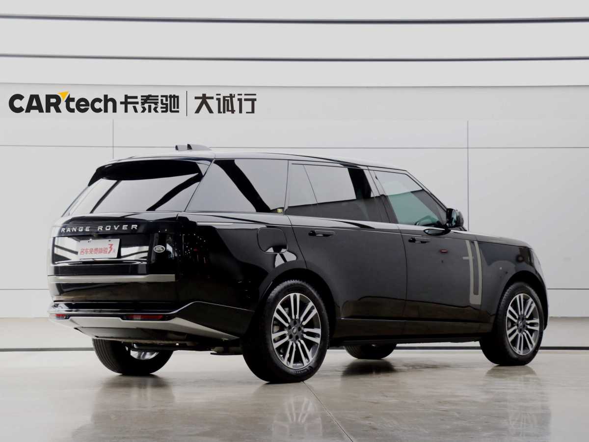 路虎 揽胜  2023款 改款 3.0 L6 400PS 盛世加长版图片