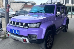 BJ40 北京 2.0T 自動四驅(qū)城市獵人版?zhèn)b客型