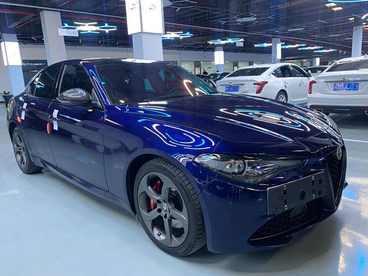 阿爾法·羅密歐 Giulia  2020款 2.0T 280HP 豪華運(yùn)動(dòng)版圖片