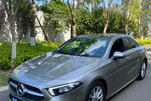 奔馳A級 奔馳 改款 A 200 L 運(yùn)動(dòng)轎車動(dòng)感型