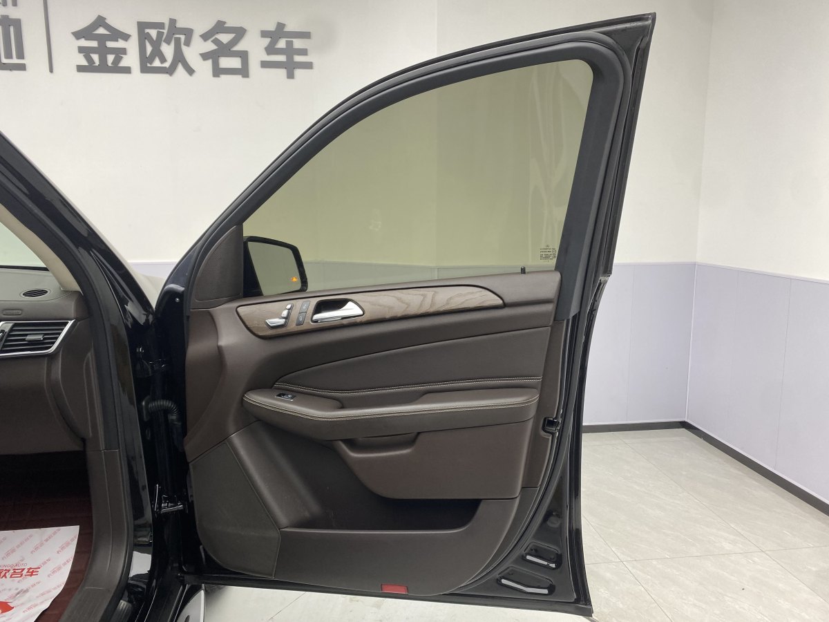 奔馳 奔馳GLE  2018款 GLE 320 4MATIC 動感型臻藏版圖片