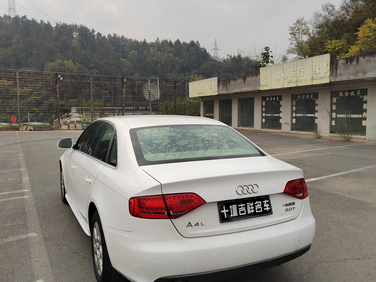 奧迪 奧迪A4L  2013款 35 TFSI 自動標(biāo)準(zhǔn)型圖片