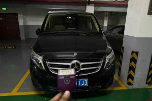 奔驰A级 奔驰  A 220 L 4MATIC 运动轿车