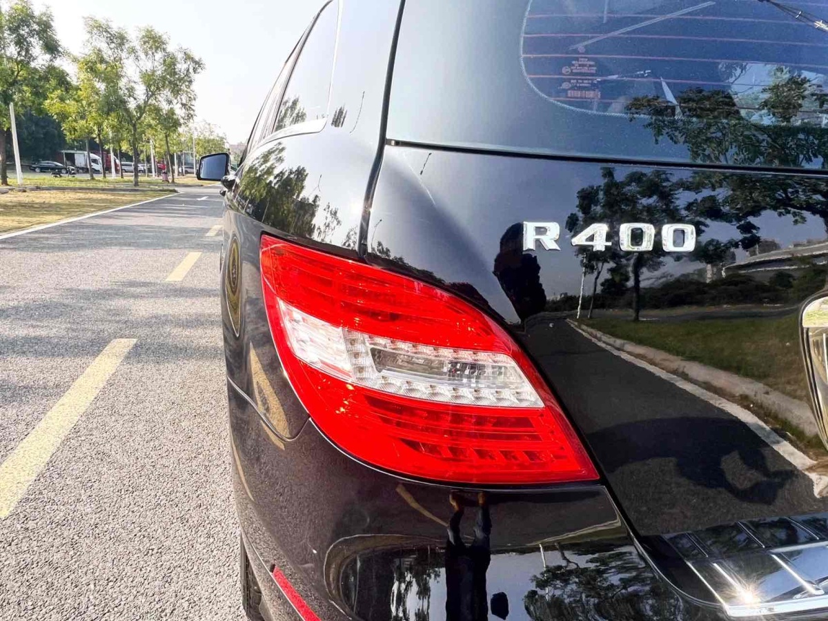 奔馳 奔馳R級(jí)  2015款 R 400 4MATIC 商務(wù)型圖片