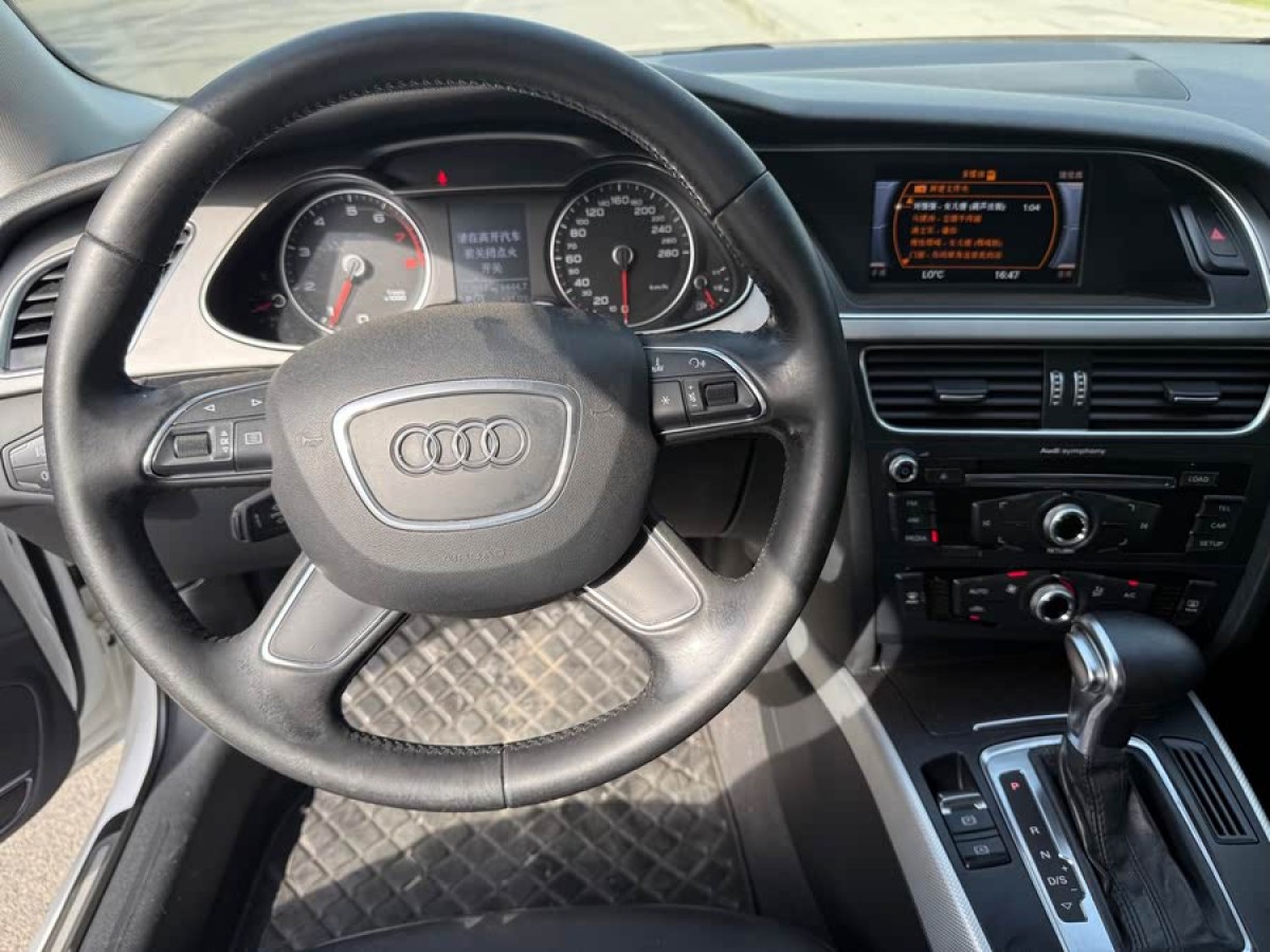 奧迪 奧迪A4L  2016款 30 TFSI 典藏版 自動舒適型圖片