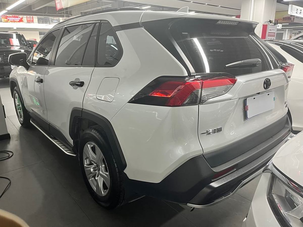 豐田 RAV4榮放  2022款 2.0L CVT兩驅(qū)都市版圖片