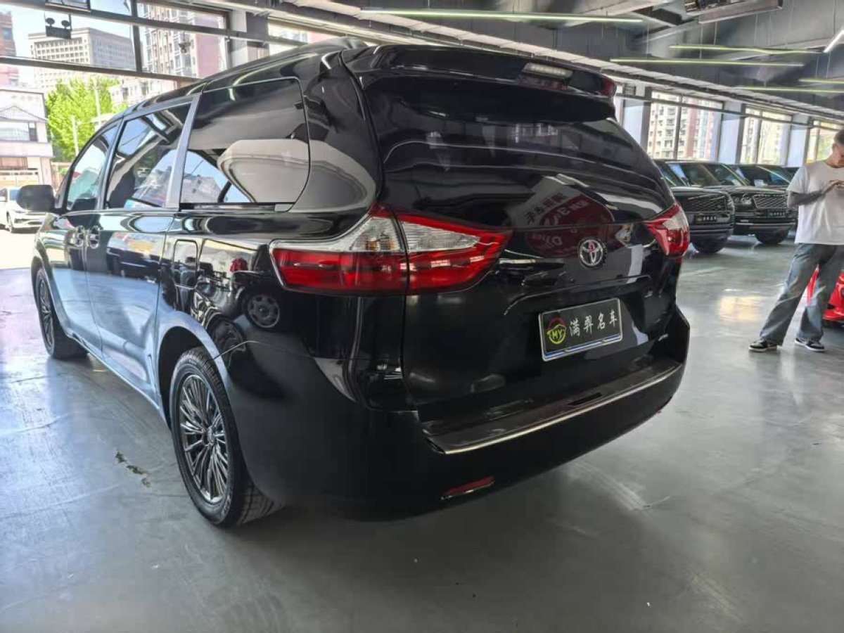 豐田 塞納  2015款 3.5L 四驅(qū)L圖片