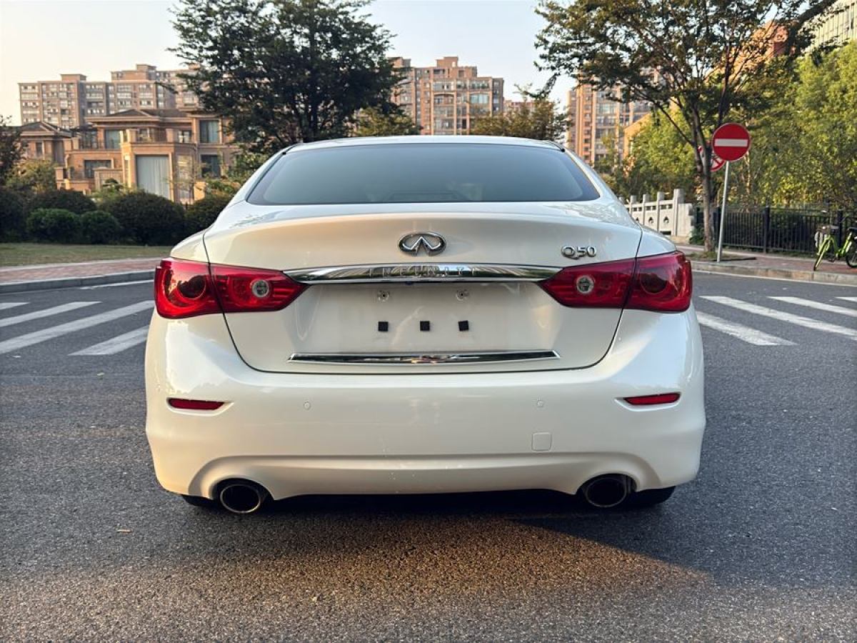 2014年10月英菲尼迪 Q50  2014款 2.0T 舒適版