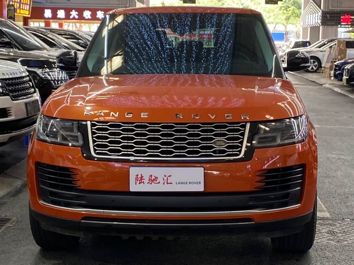 路虎 攬勝  2018款 3.0 V6 SC Vogue 傳世加長(zhǎng)版圖片