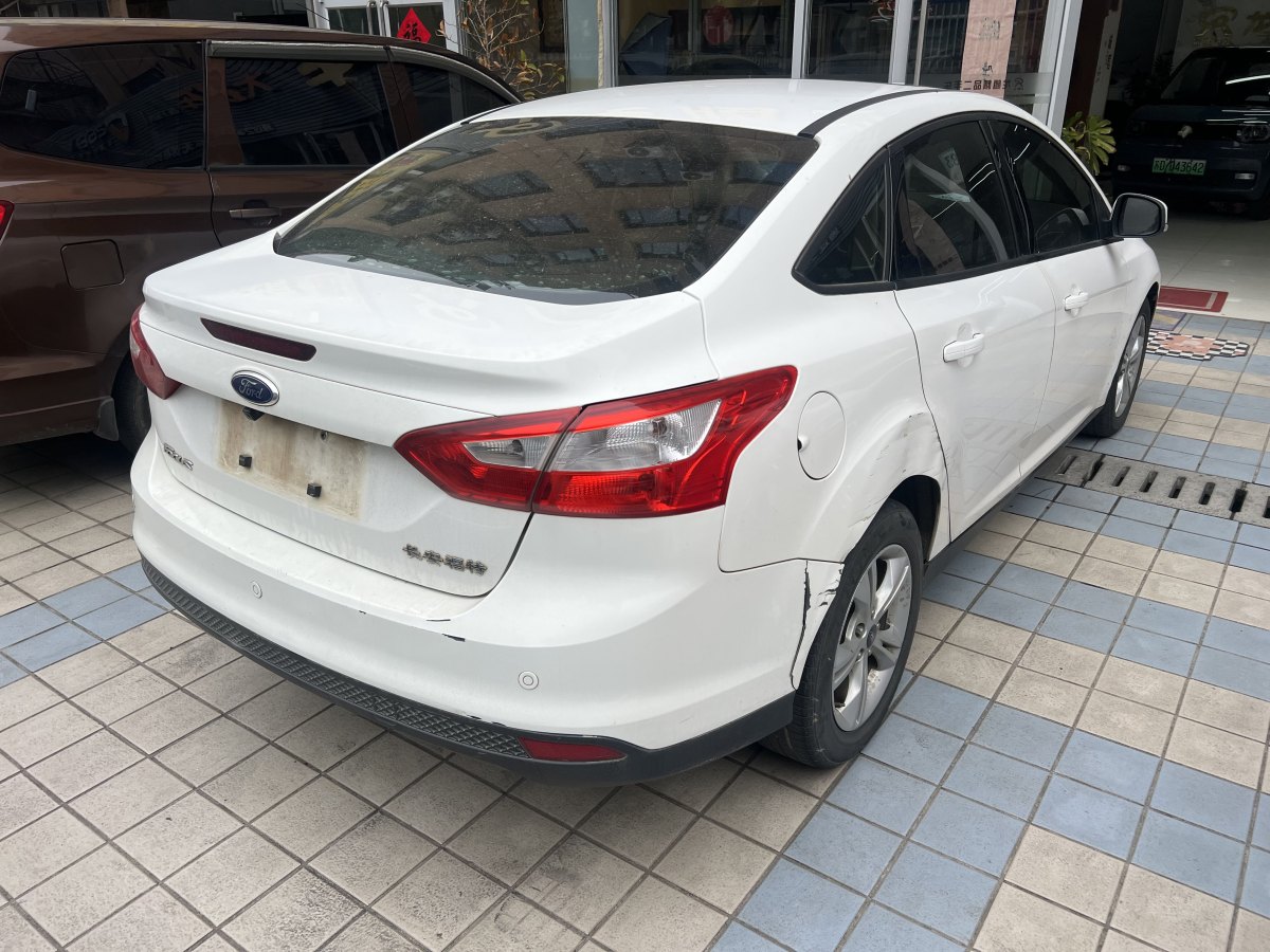 福特 ?？怂? 2012款 兩廂 1.6L 自動風(fēng)尚型圖片