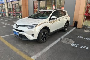 RAV4 豐田 榮放 2.0L CVT兩驅風尚版