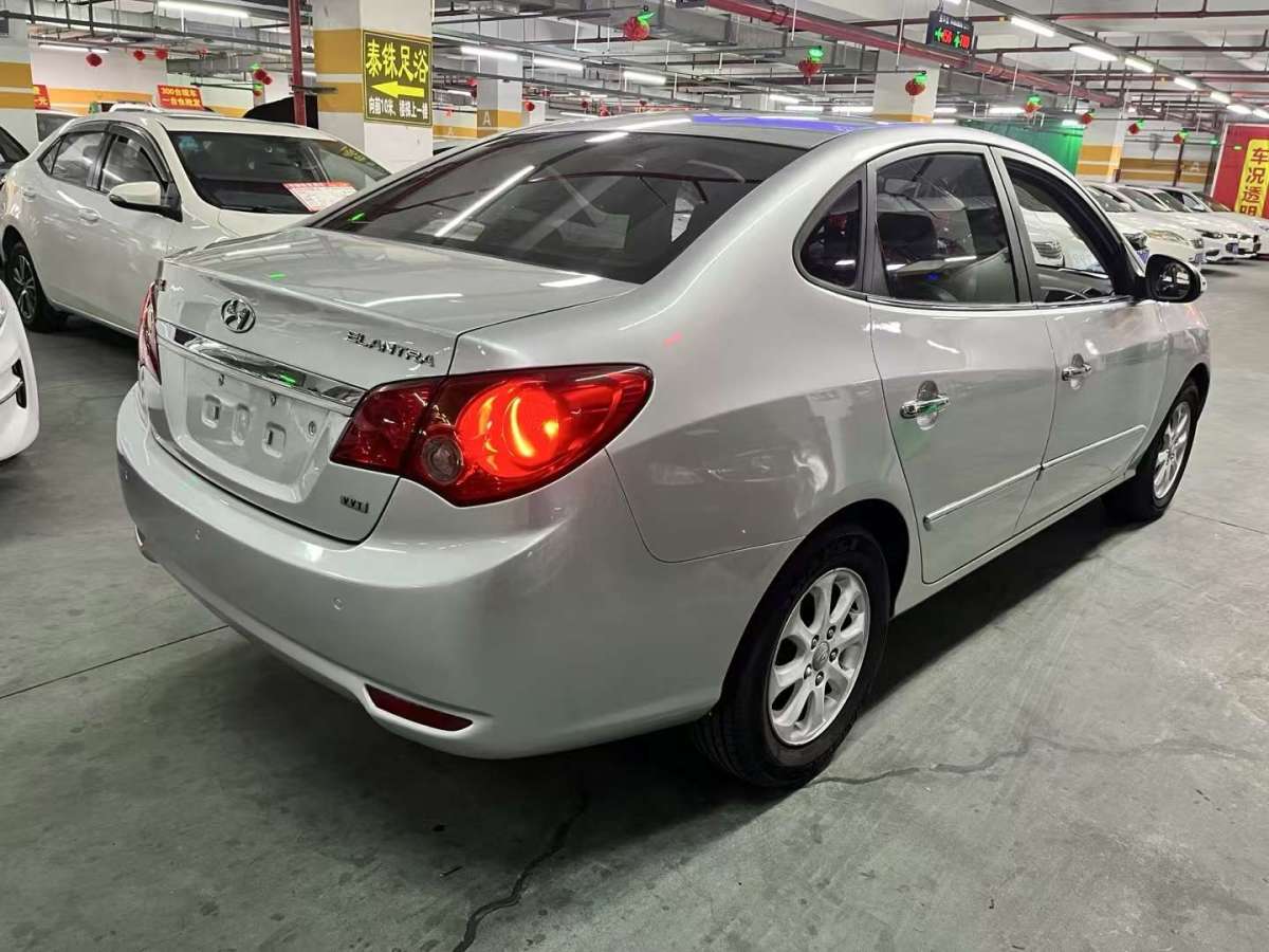 現(xiàn)代 悅動  2011款 1.6L 自動豪華型圖片