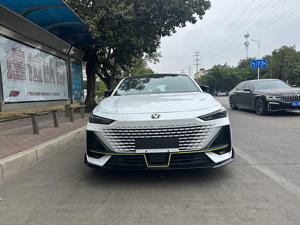 長安 長安UNI-V  2022款 1.5T 運(yùn)動(dòng)版圖片