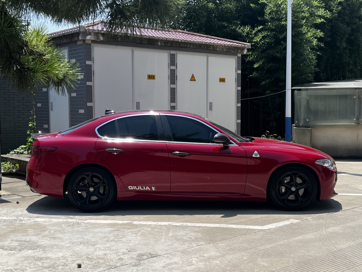 阿爾法·羅密歐 Giulia  2017款 2.0T 280HP 豪華版圖片