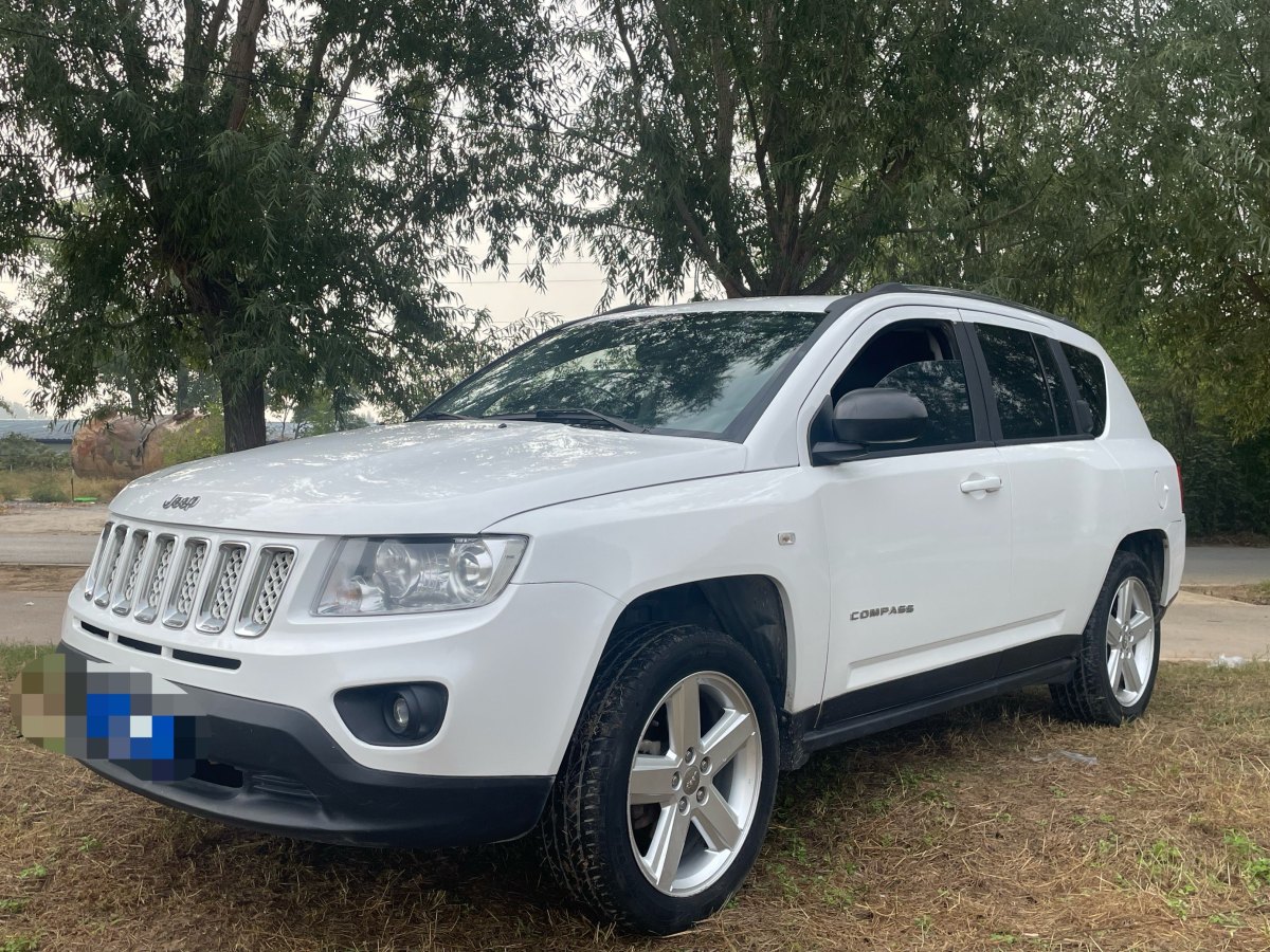 Jeep 指南者  2012款 2.0L 兩驅(qū)豪華版圖片