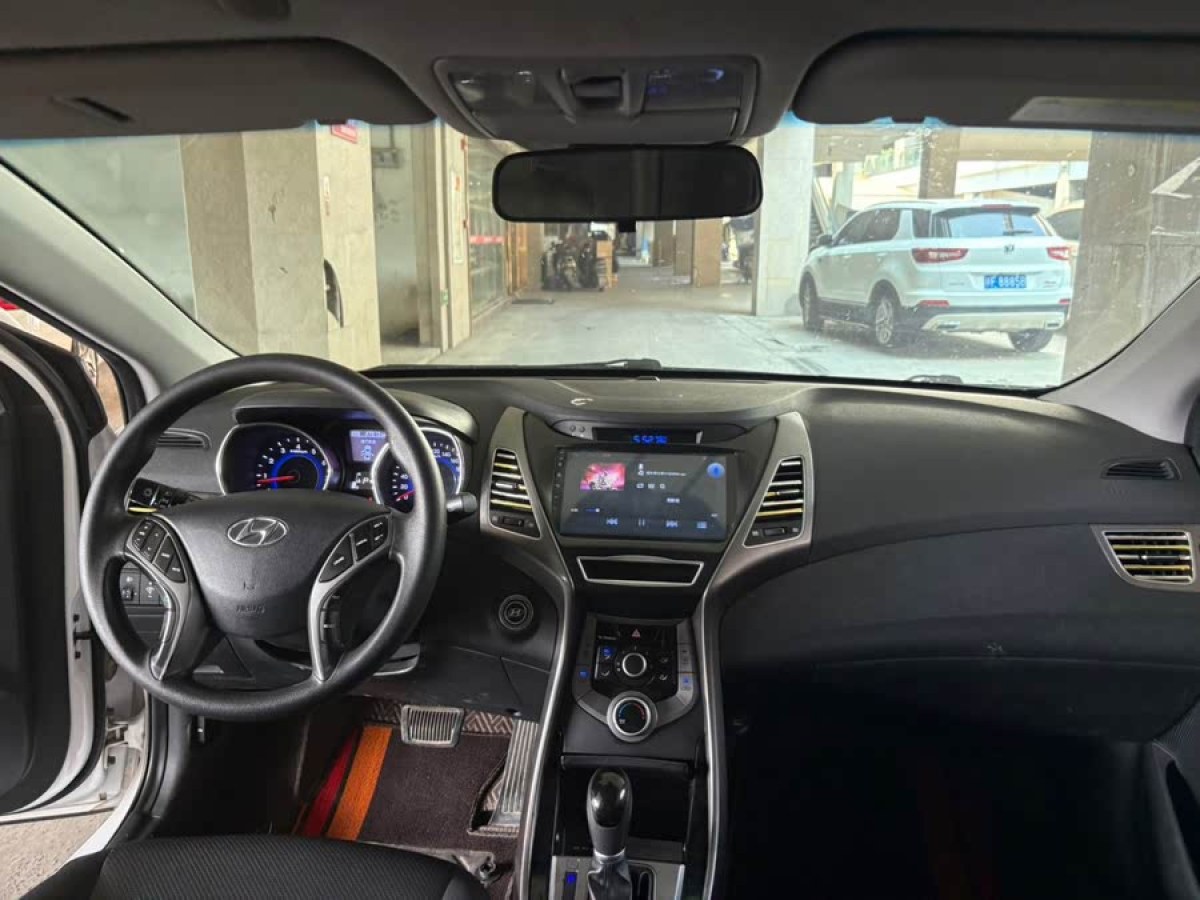現(xiàn)代 朗動  2016款 1.6L 自動尊貴型圖片