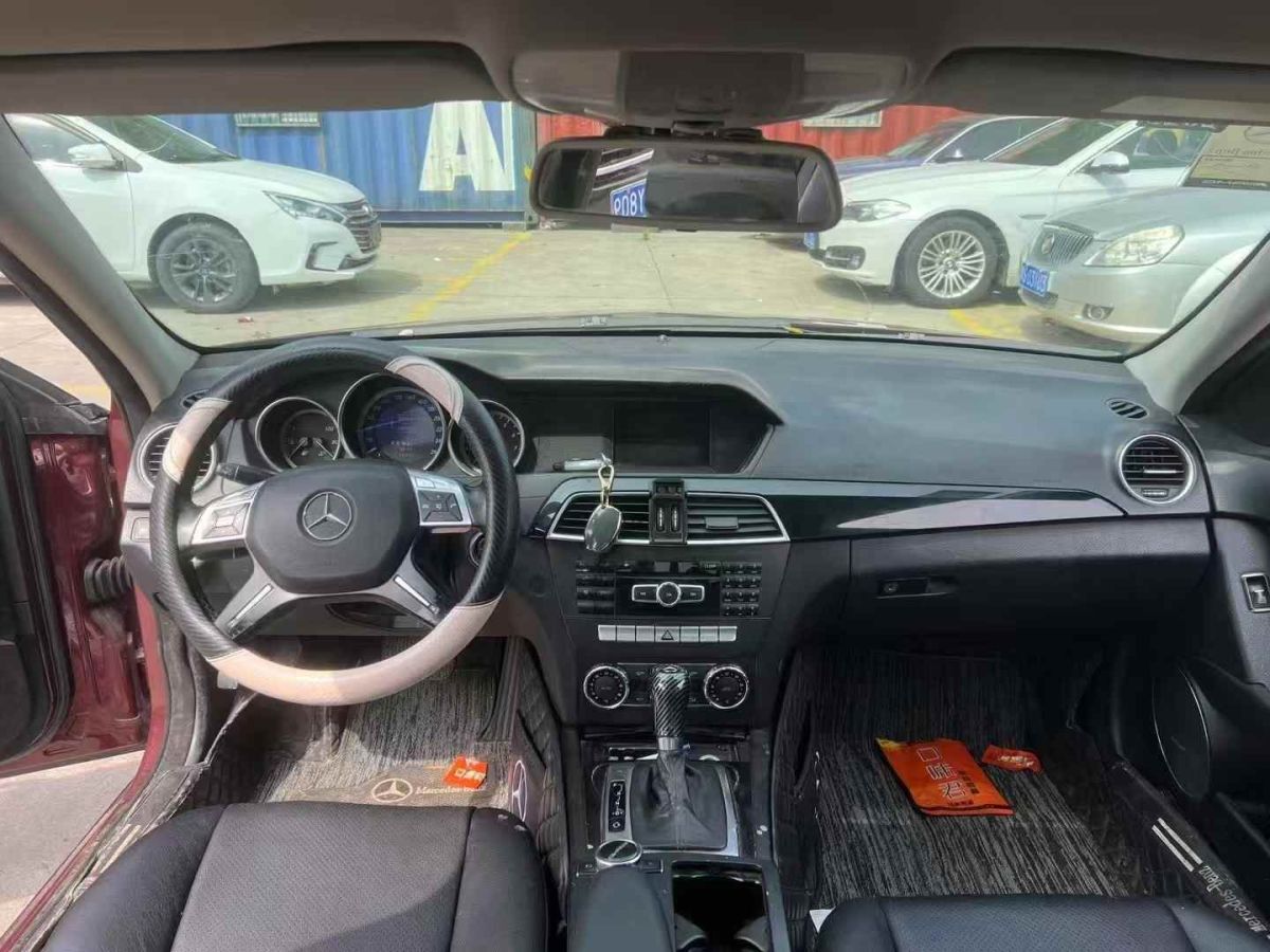 奔馳 奔馳C級(jí)AMG  2012款 AMG C 63 動(dòng)感型圖片