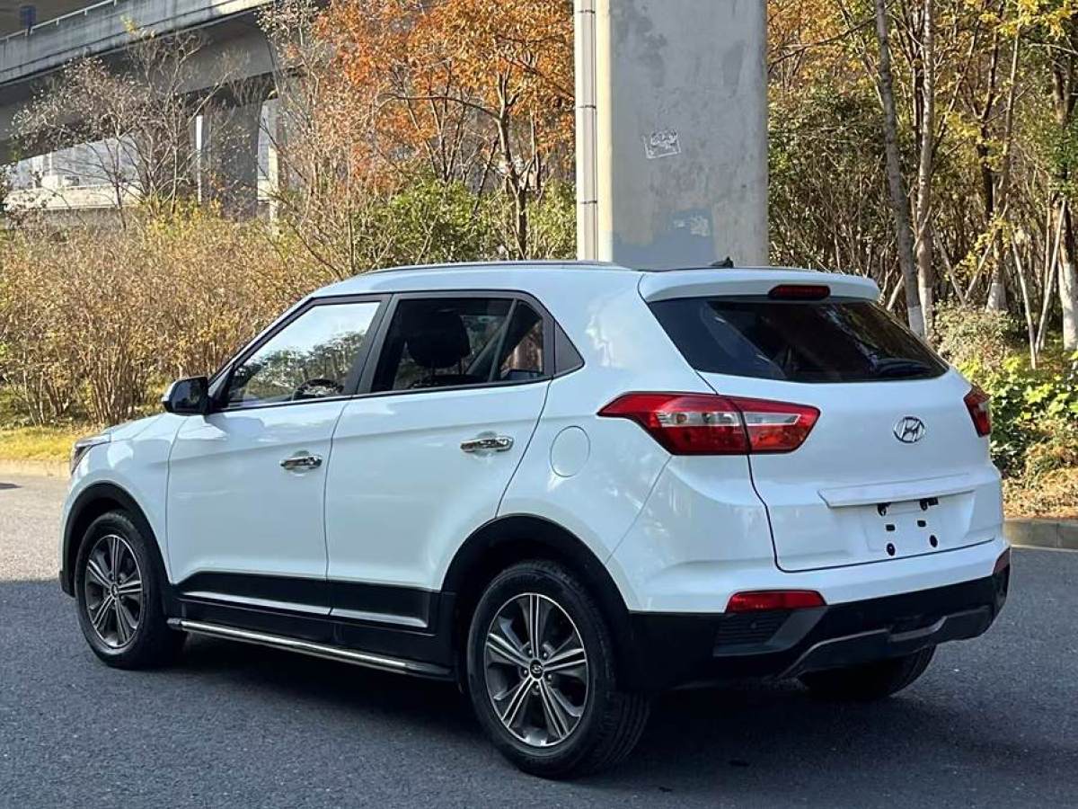 現(xiàn)代 ix25  2015款 1.6L 自動兩驅(qū)智能型GLS圖片