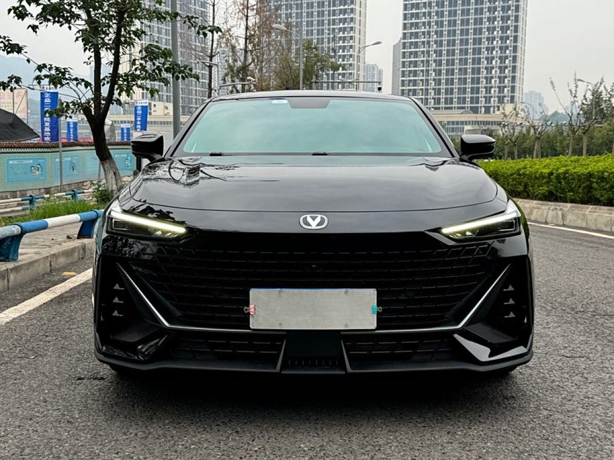 長安 長安UNI-V  2022款 1.5T 尊貴型圖片