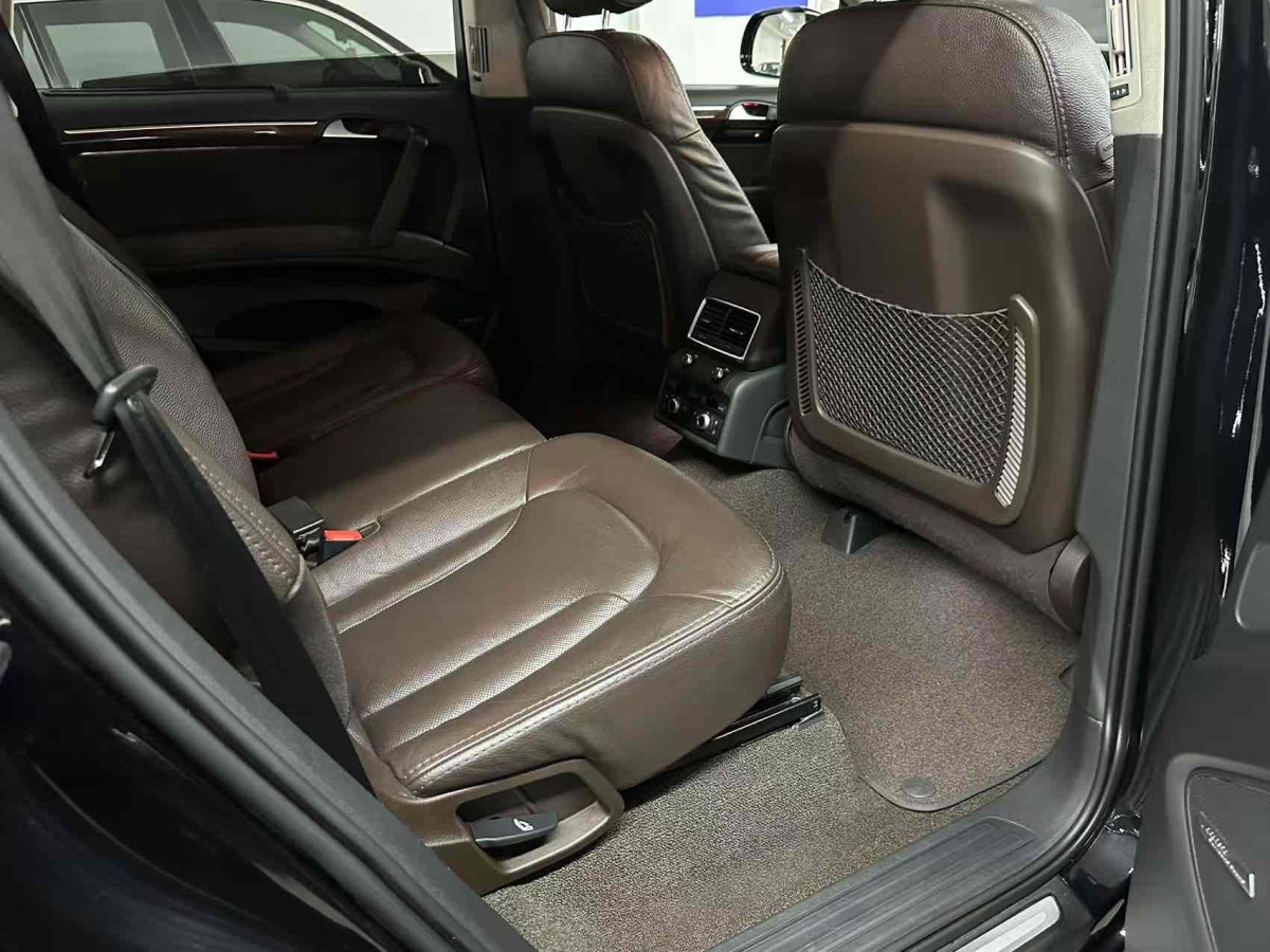 奧迪 奧迪Q7  2014款 35 TFSI 運(yùn)動(dòng)型圖片