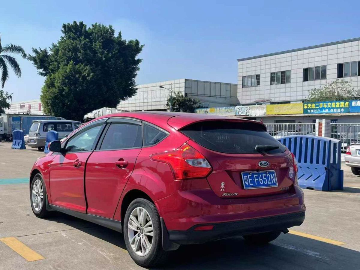 福特 ?？怂? 2015款 2.0T ST 標(biāo)準(zhǔn)版圖片