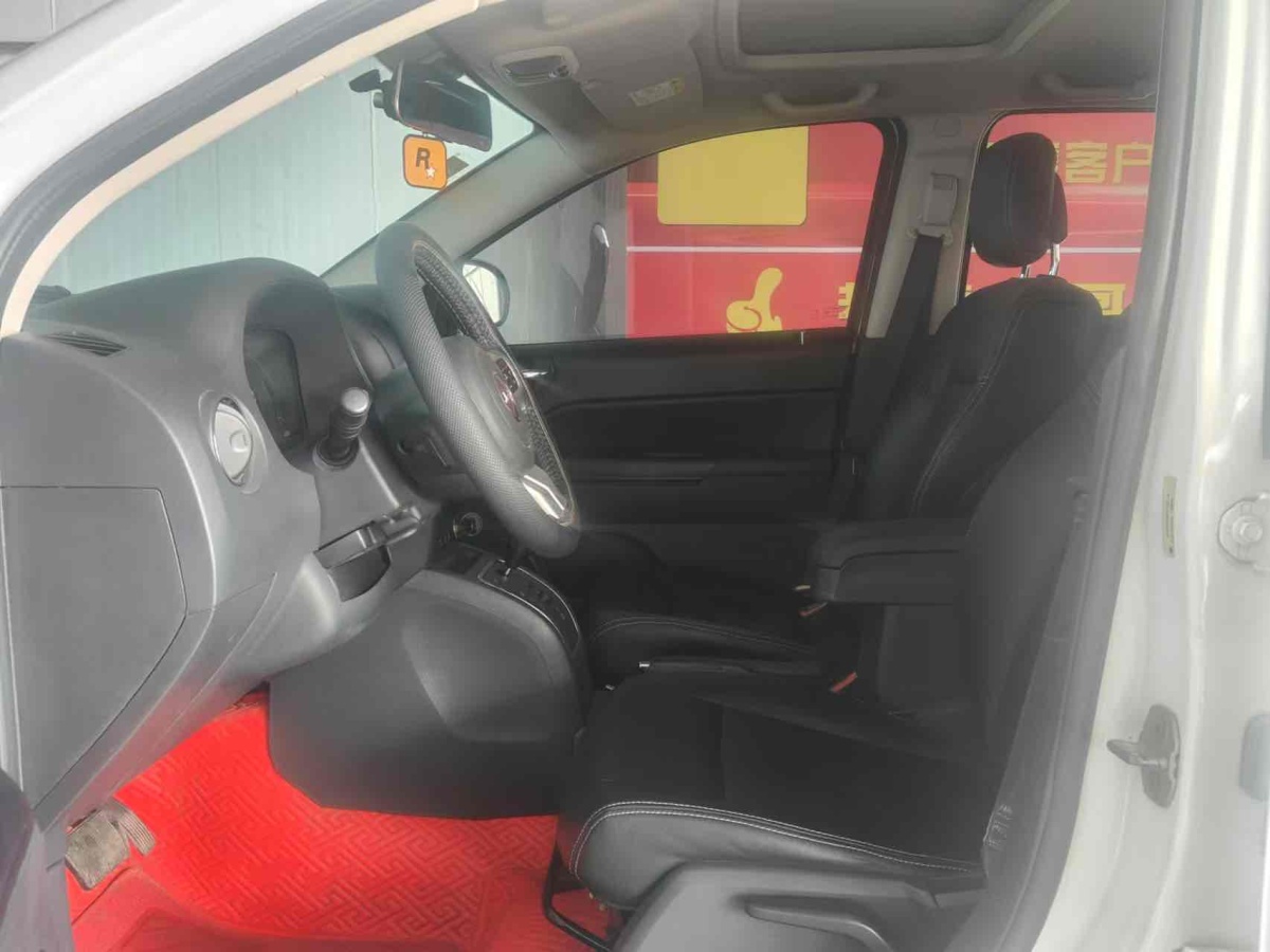 Jeep 指南者  2014款 改款 2.0L 兩驅(qū)進(jìn)取版圖片