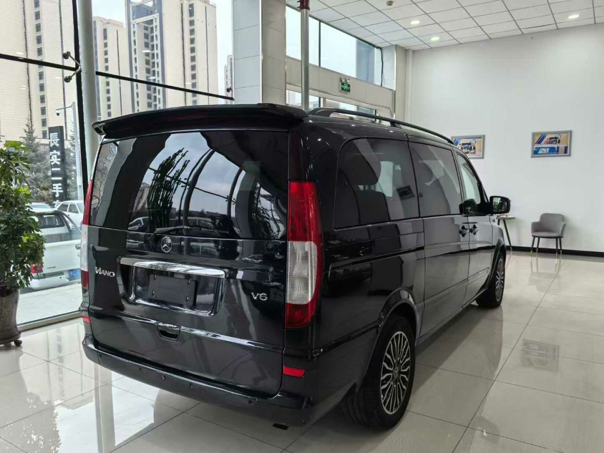 奔馳 唯雅諾  2011款 2.5L 尊貴版圖片
