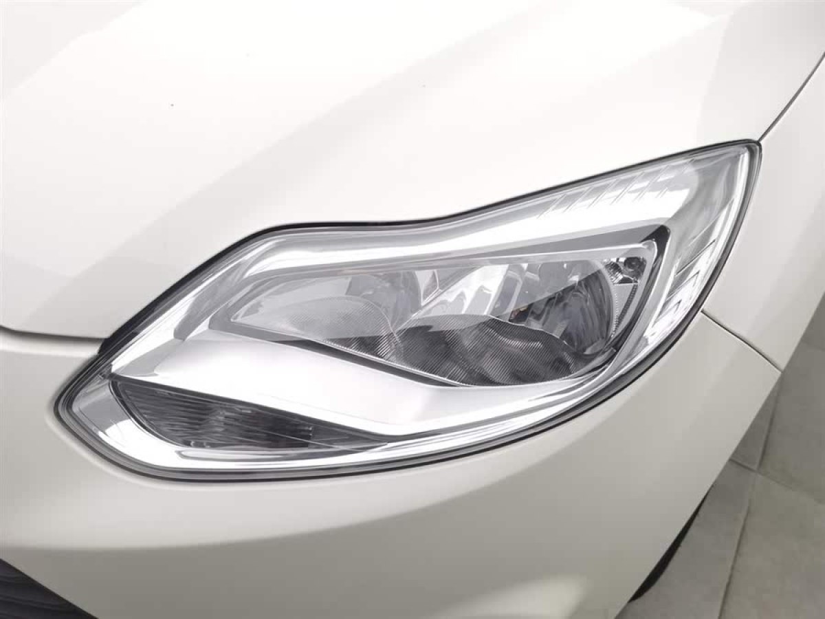 福特 ?？怂? 2012款 三廂 1.6L 自動舒適型圖片