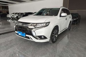 歐藍(lán)德 三菱 改款 2.0L 兩驅(qū)暢享版 5座
