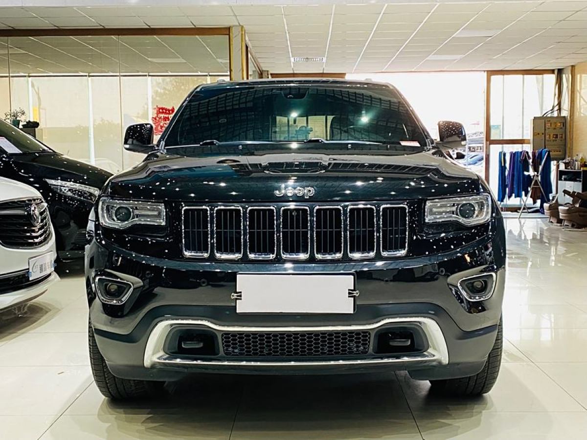 Jeep 大切諾基  2017款 3.0L 精英導(dǎo)航版圖片