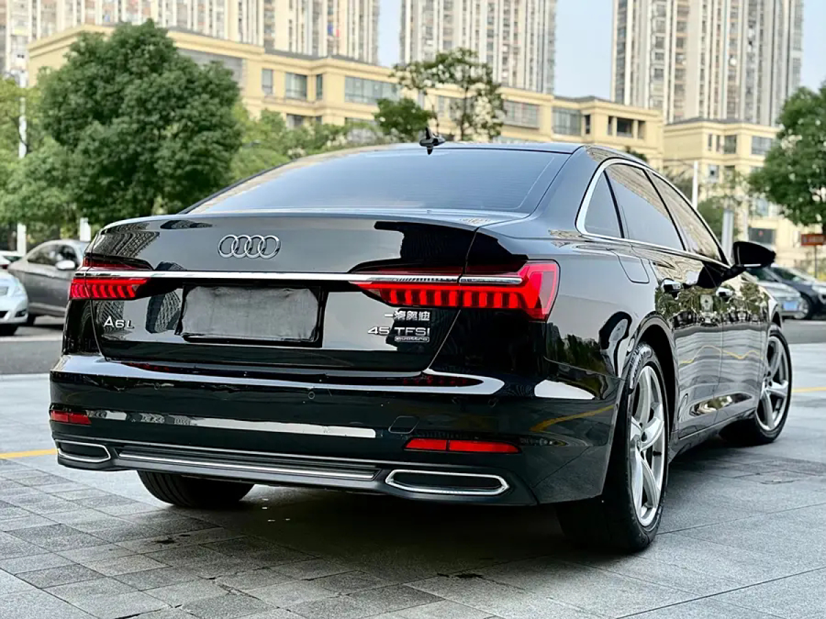 奧迪 奧迪A6L  2022款 45 TFSI quattro 臻選致雅型圖片