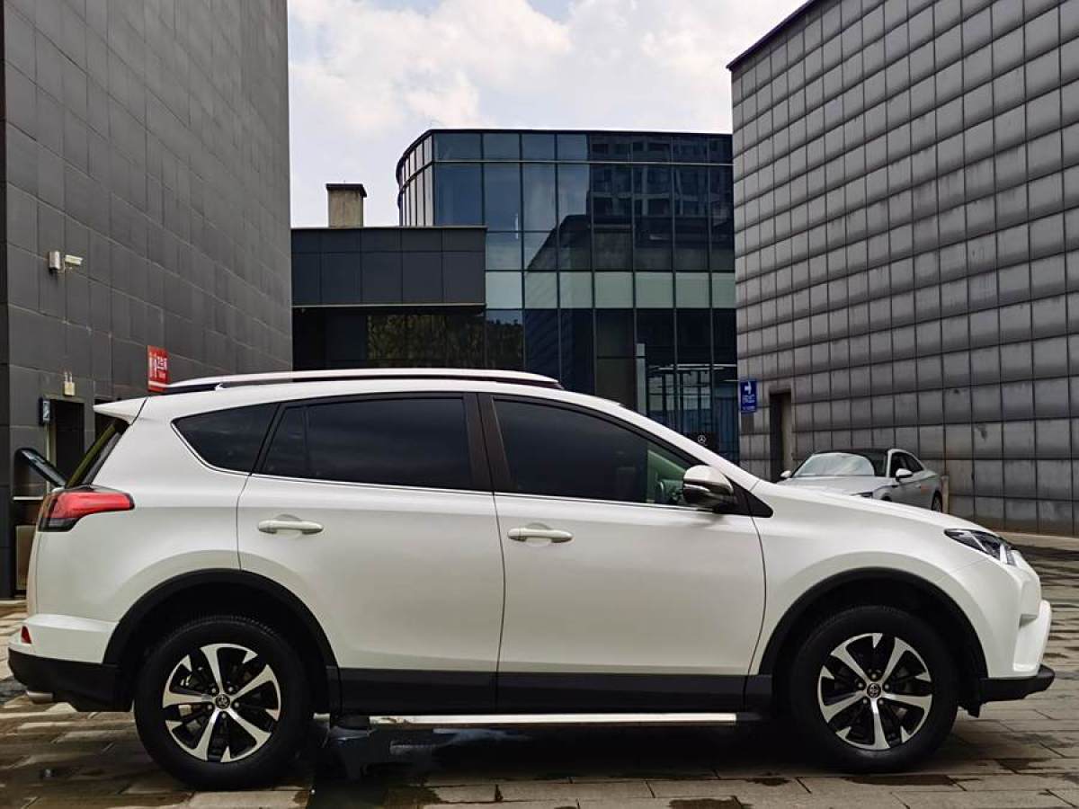 豐田 RAV4榮放  2019款 2.0L CVT兩驅(qū)先鋒版 國V圖片