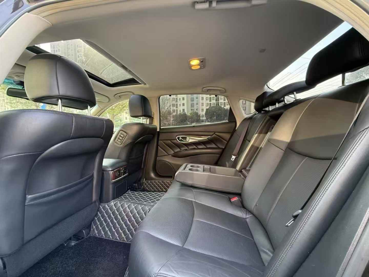 英菲尼迪 Q70  2013款 Q70L 2.5L 雅致版圖片