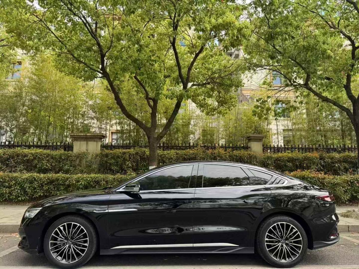 比亞迪 漢  2022款 EV 創(chuàng)世版 715KM前驅(qū)尊榮型圖片