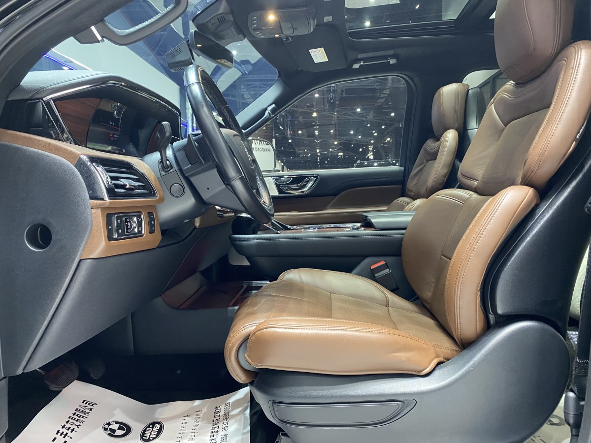 林肯 領(lǐng)航員  2022款 3.5T 尊耀版圖片