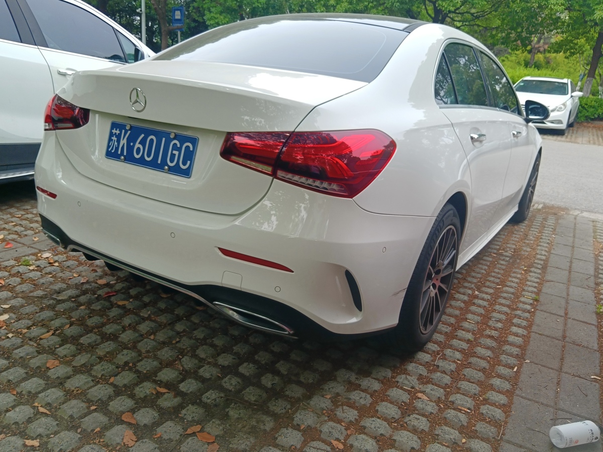 奔馳 奔馳A級(jí)  2021款 A 200 L 運(yùn)動(dòng)轎車時(shí)尚型圖片