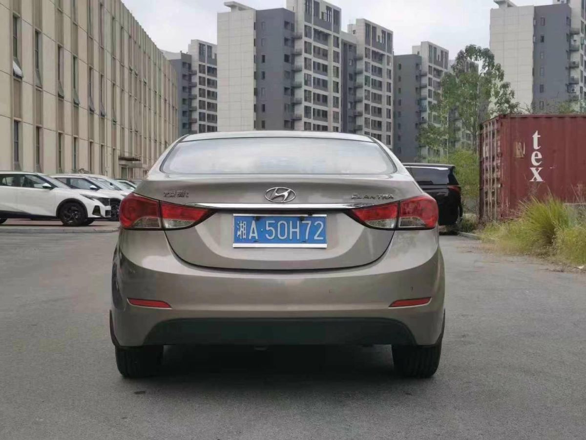 現(xiàn)代 朗動  2013款 1.6L 自動領(lǐng)先型圖片