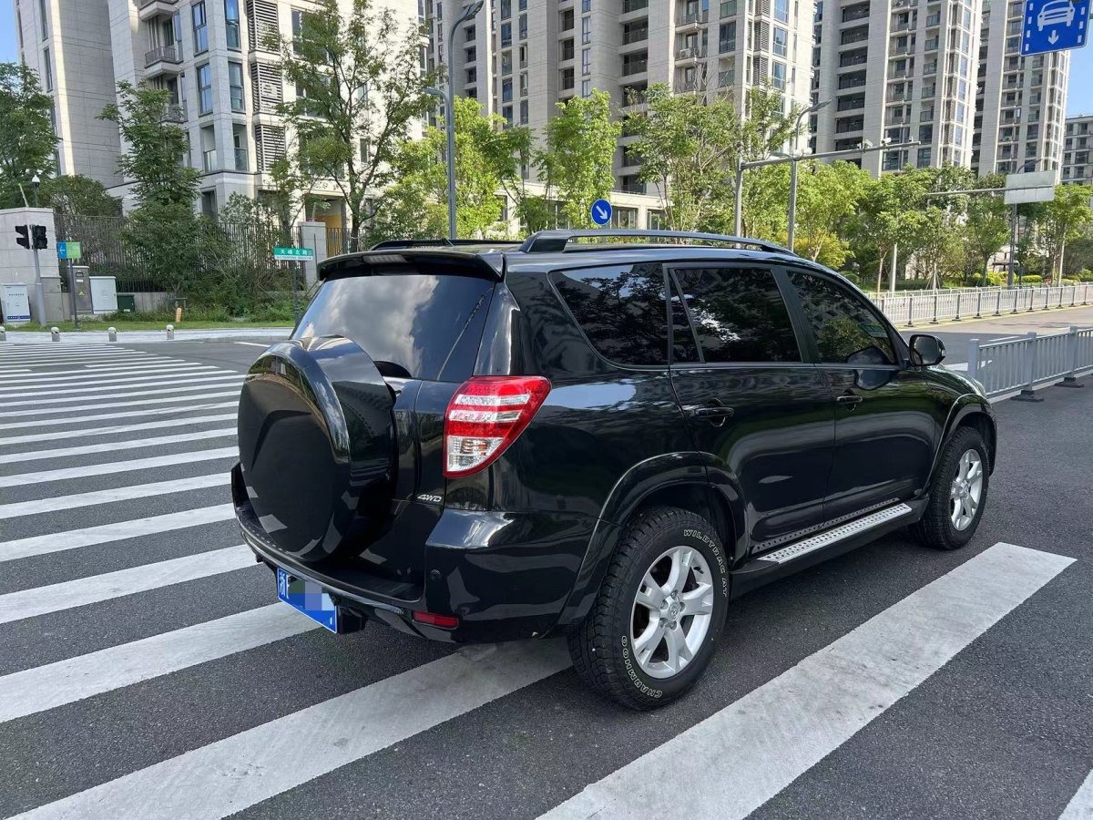 豐田 RAV4榮放  2011款 2.4L 自動(dòng)四驅(qū)豪華版圖片