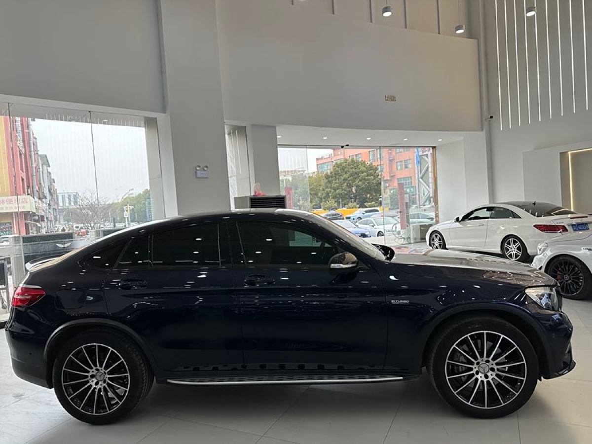 奔馳 奔馳GLC轎跑 AMG  2017款 AMG GLC 43 4MATIC 轎跑SUV特別版圖片