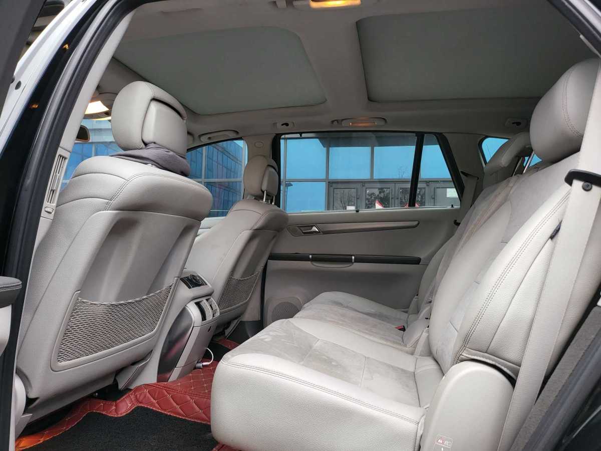 2015年1月奔驰 奔驰R级  2014款 R 320 4MATIC 商务型