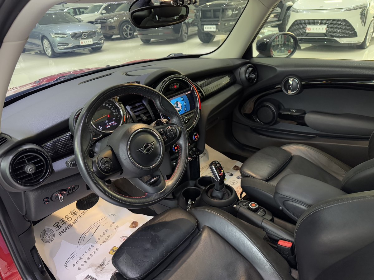 MINI MINI  2019款 2.0T COOPER S 經(jīng)典派圖片