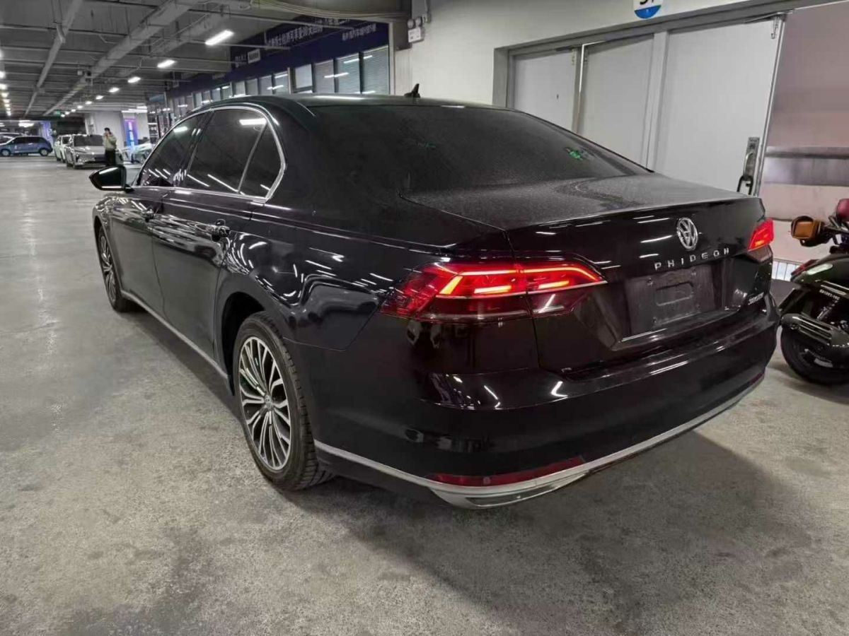 大眾 輝昂  2018款 380TSI 兩驅(qū)豪華版圖片